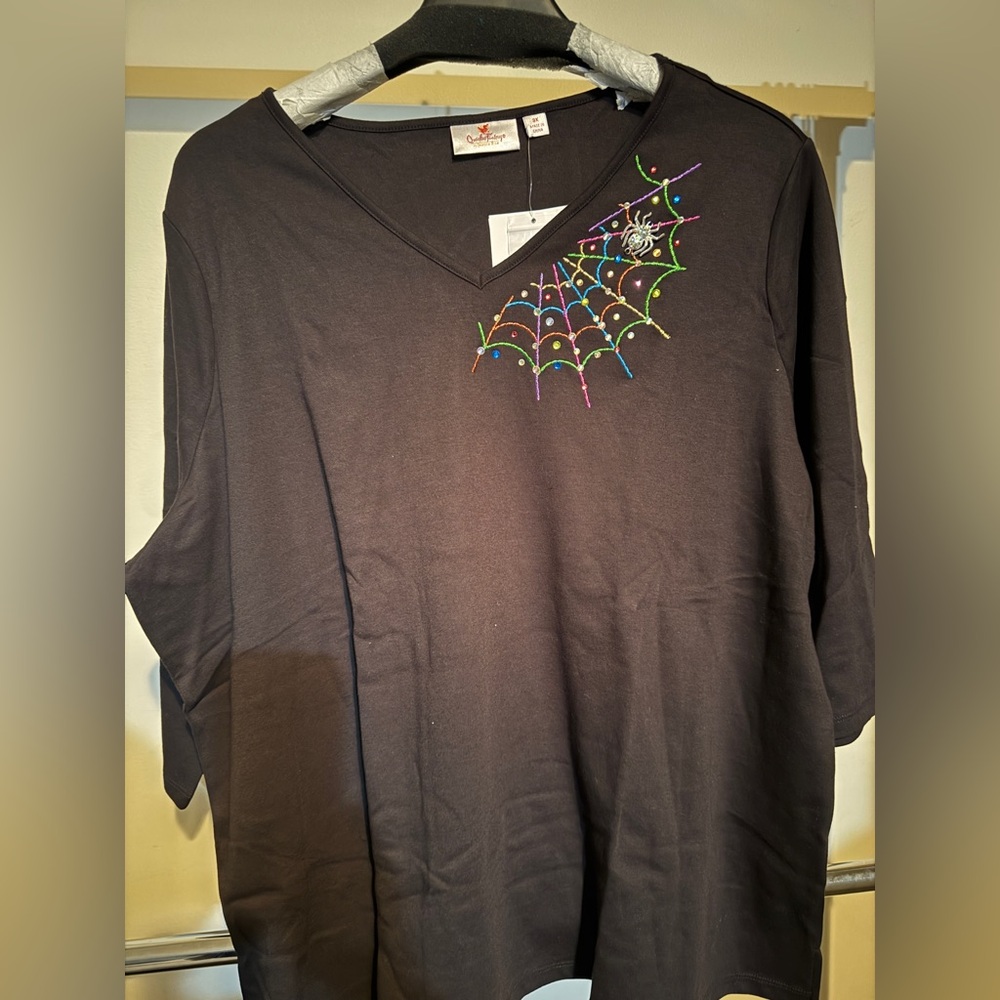 Quacker Factory Black Top with Multicolor Web Design